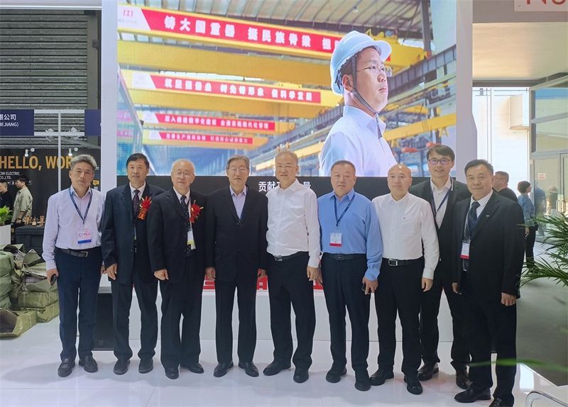 吸睛無數(shù)！衛(wèi)華集團(tuán)榮耀綻放2023中國（上海）國際重型機(jī)械裝備展